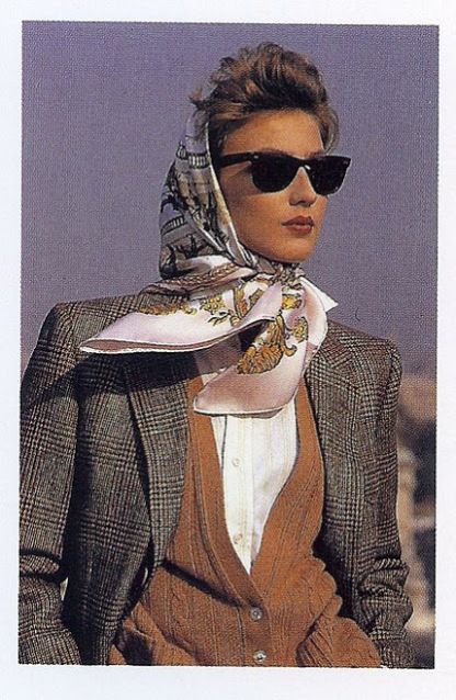 5 Façons de Styliser un Foulard